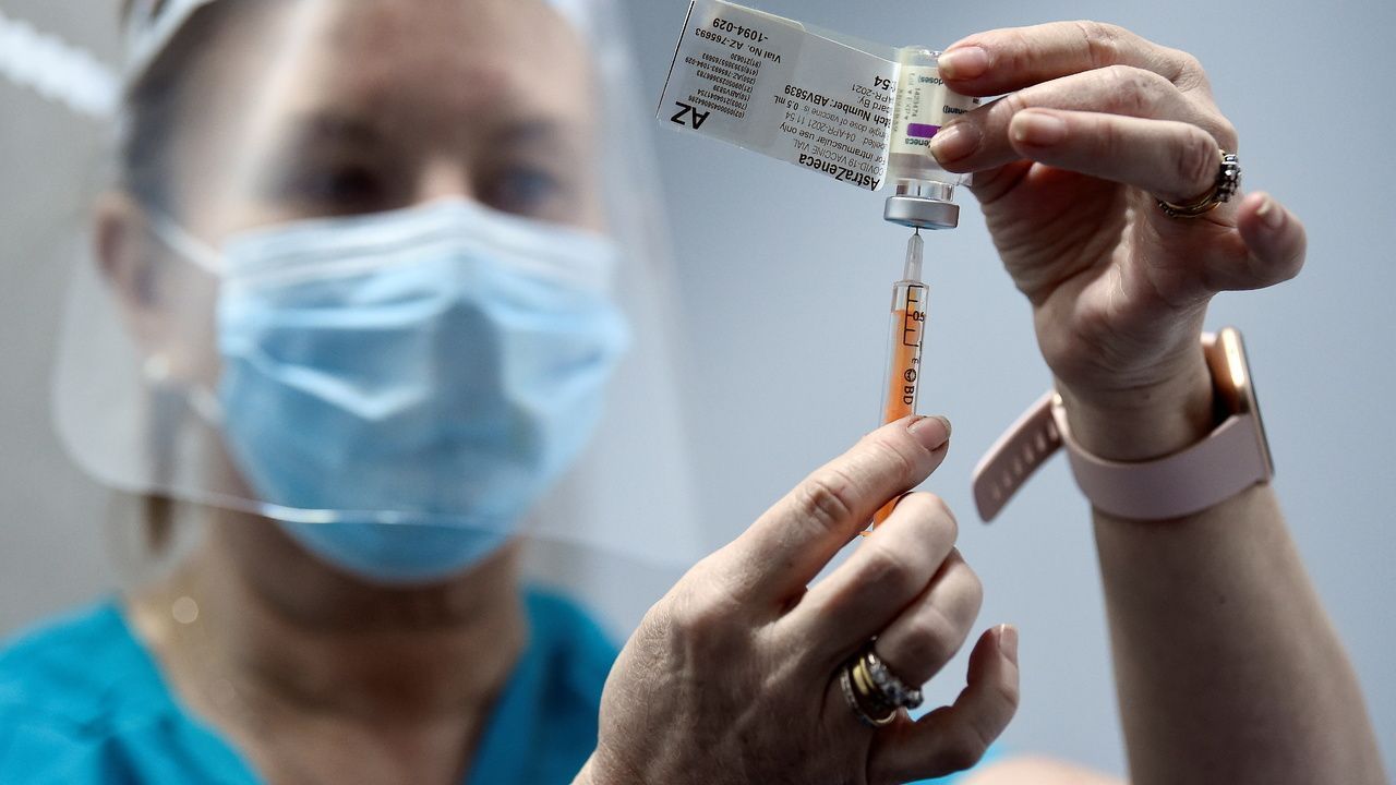 Еврорегулятор подтвердил побочный эффект от вакцины AstraZeneca