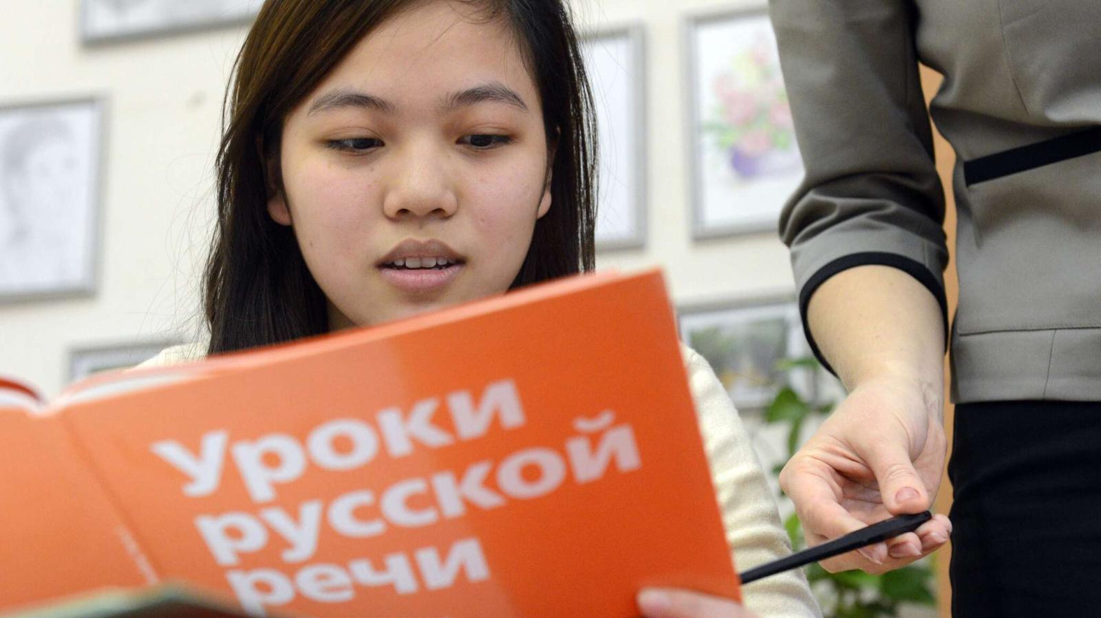 Эксперт объяснил, зачем Токаев выступает за продвижение русского языка