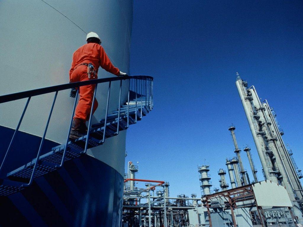 Нефтеперерабатывающие заводы Казахстана приватизируют