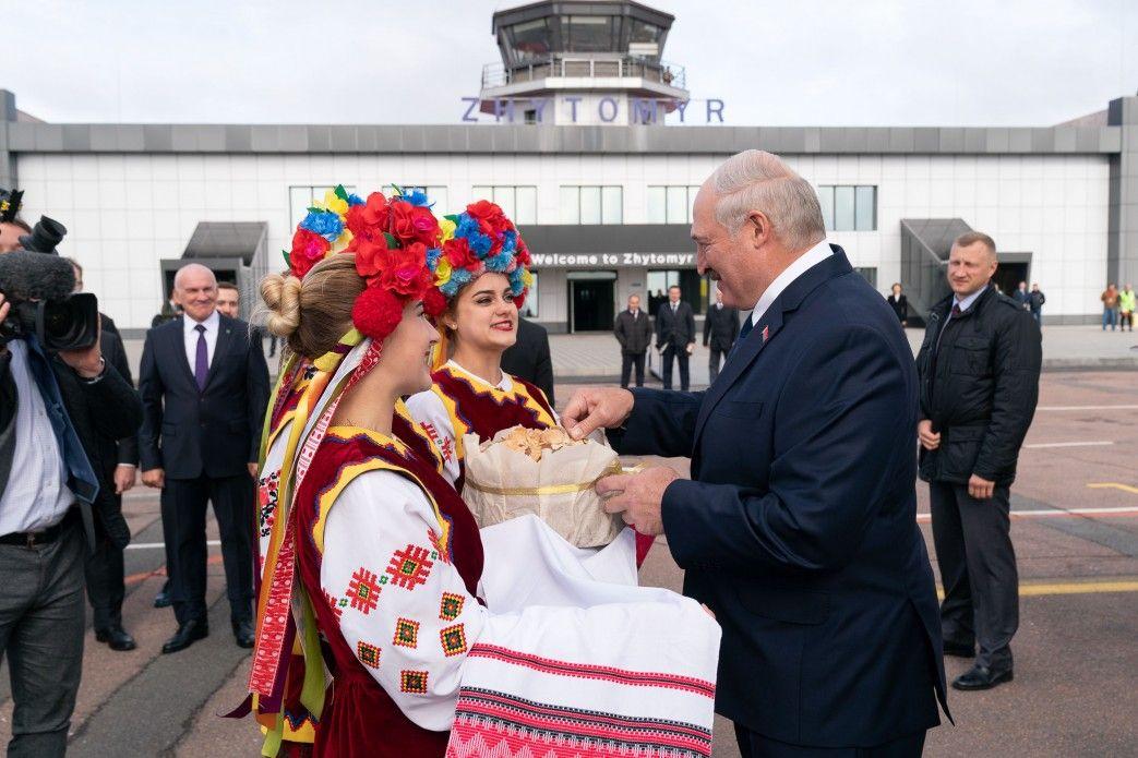 Социологи выяснили, как украинцы относятся к Лукашенко