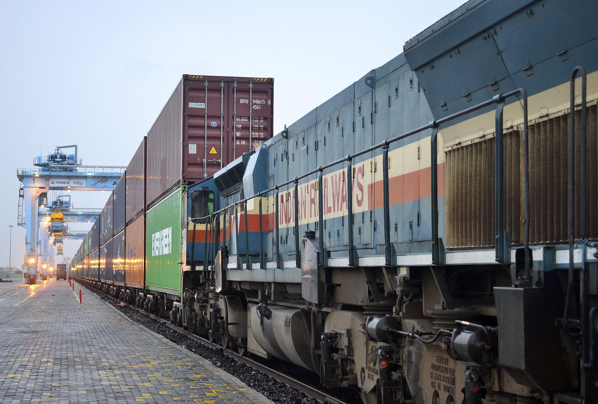 Железная дорога Китай – Кыргызстан – Узбекистан станет частью международной связи ШОС с регионами