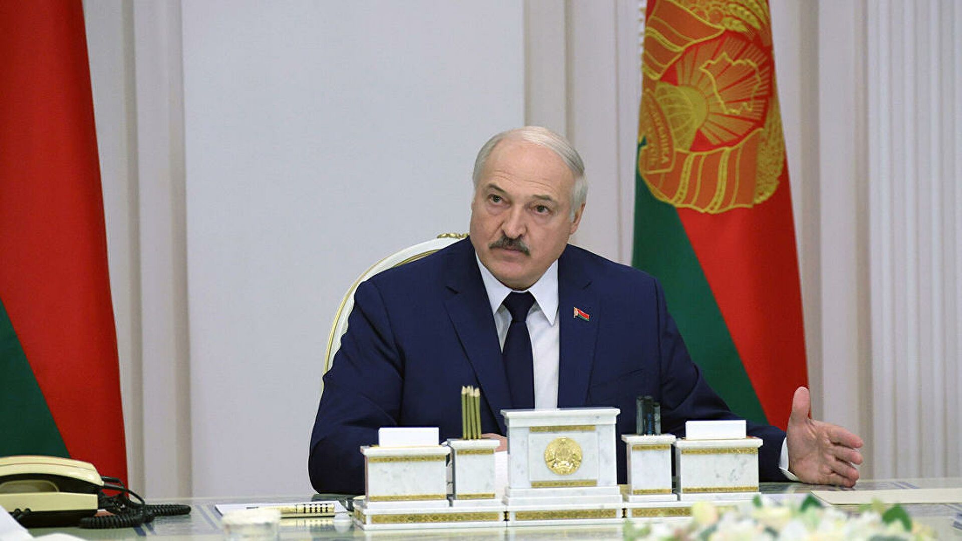 Лукашенко пригрозил Польше закрыть транзит