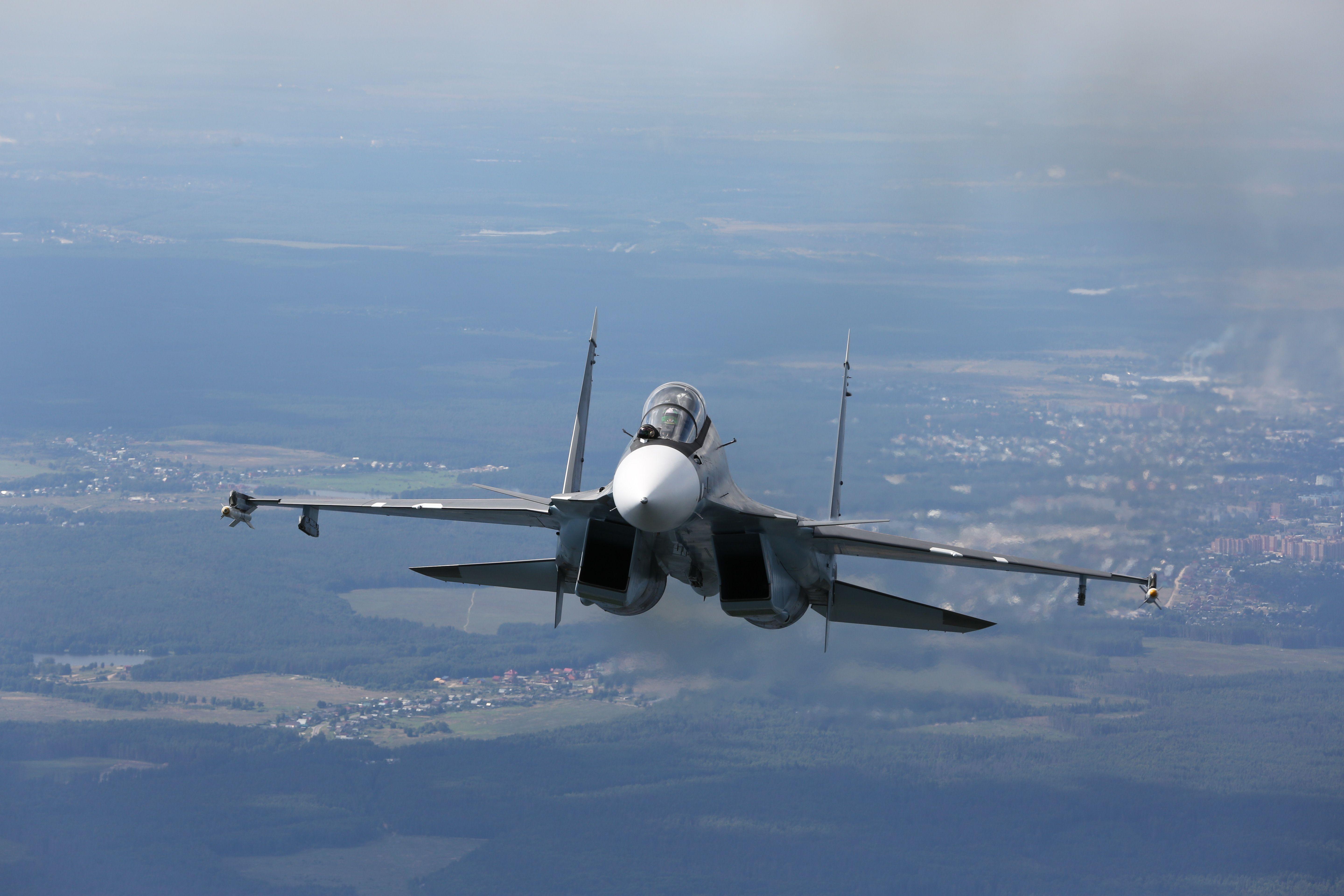 «Истребители нового уровня»: Что нужно знать о российских Су-30СМ белорусских ВВС