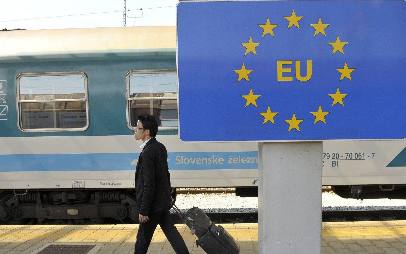 «Шенген по 80»: Евросоюз готовится повысить цены на визы для белорусов
