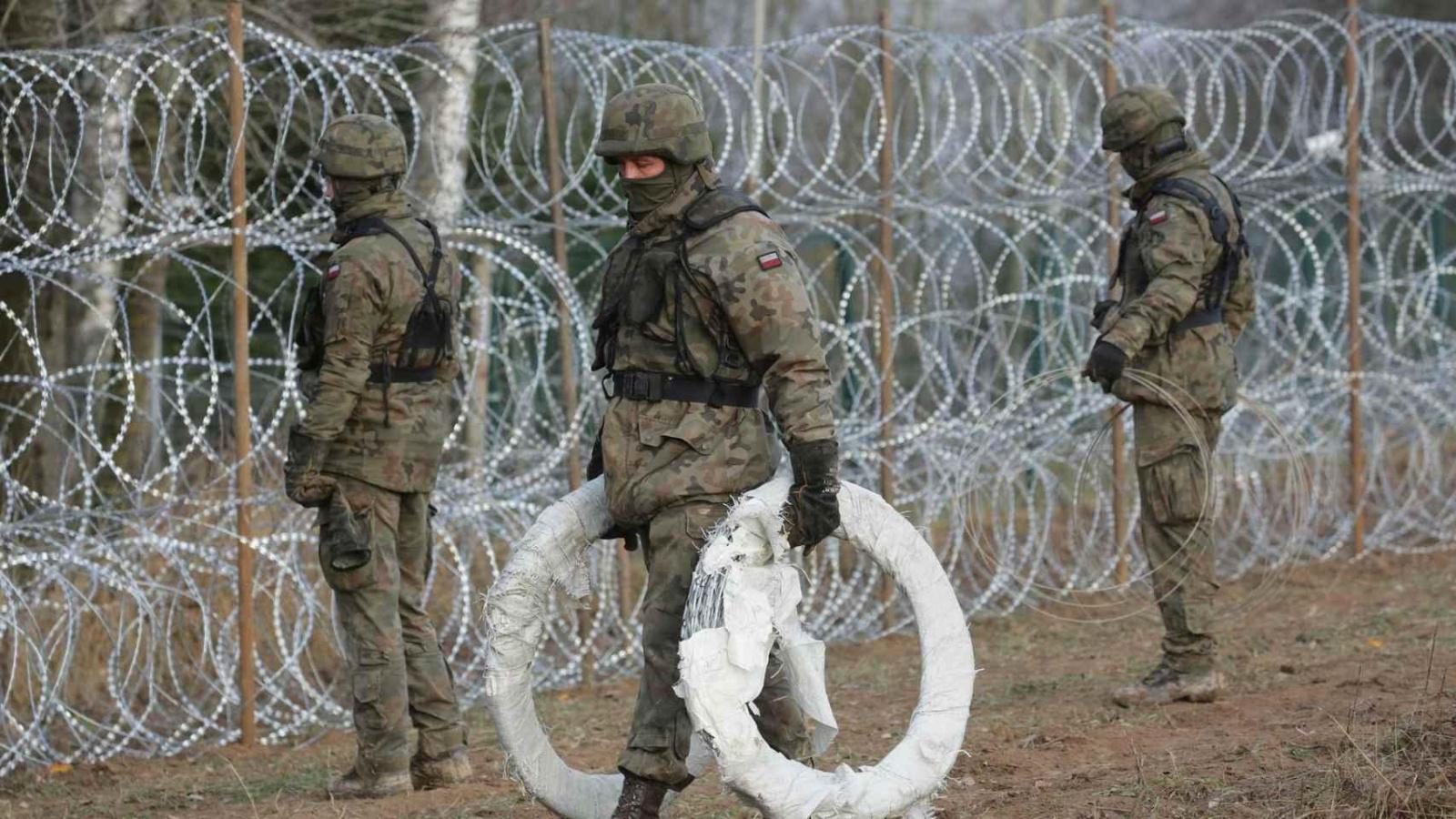 Польша соорудит электронное заграждение на границе с Россией