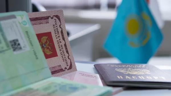 Песков прокомментировал решение Казахстана отменить «визаран» для иностранцев