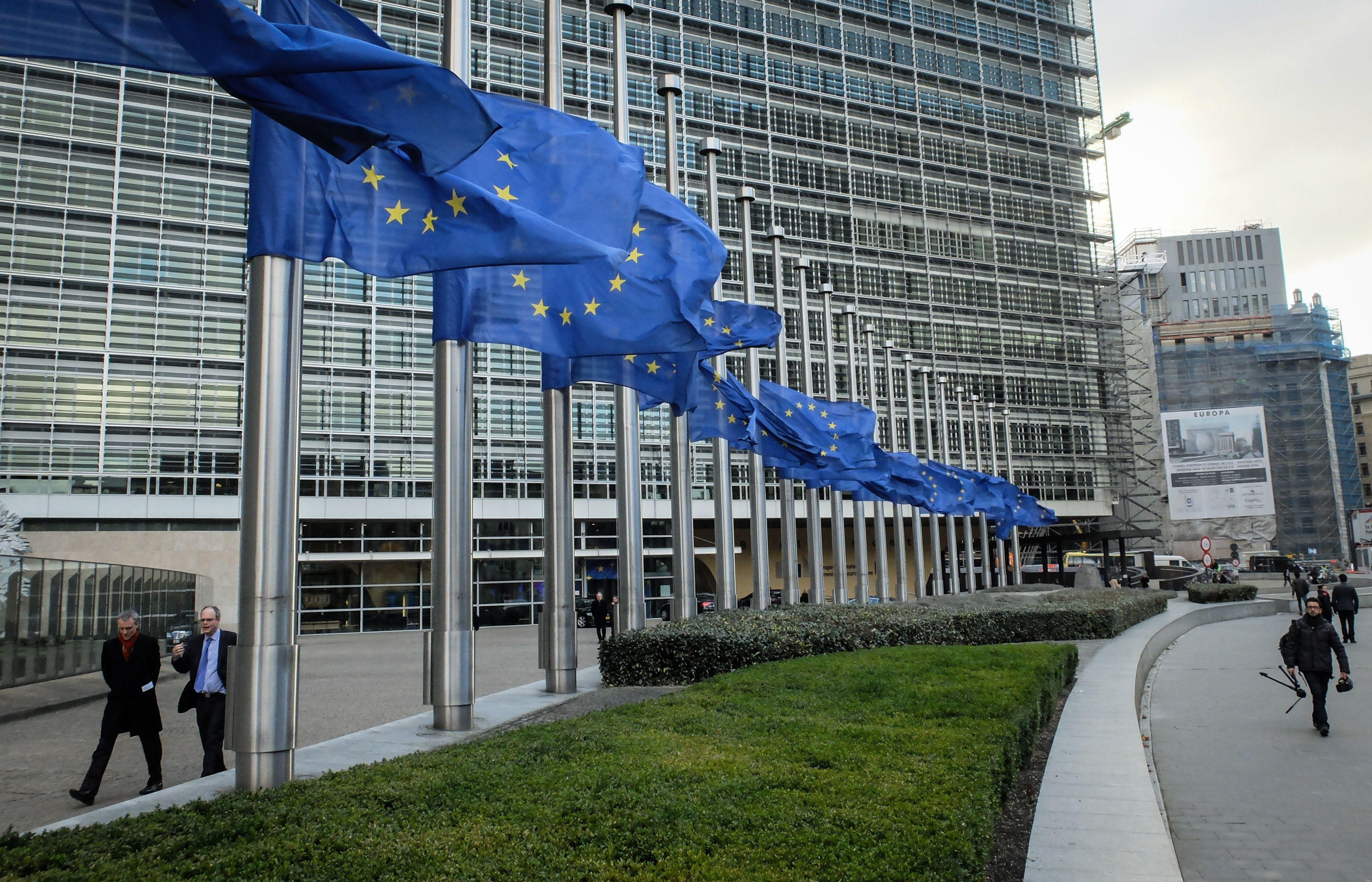 Еврокомиссия защитит европейские интересы от антироссийских санкций США