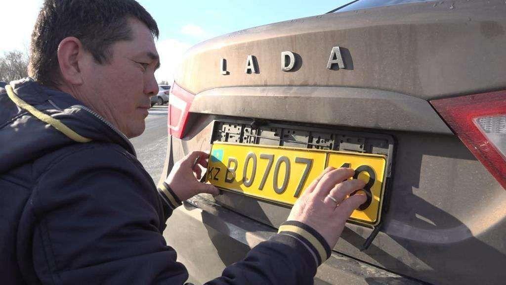 Власти Казахстана могут продлить сроки регистрации авто из Армении