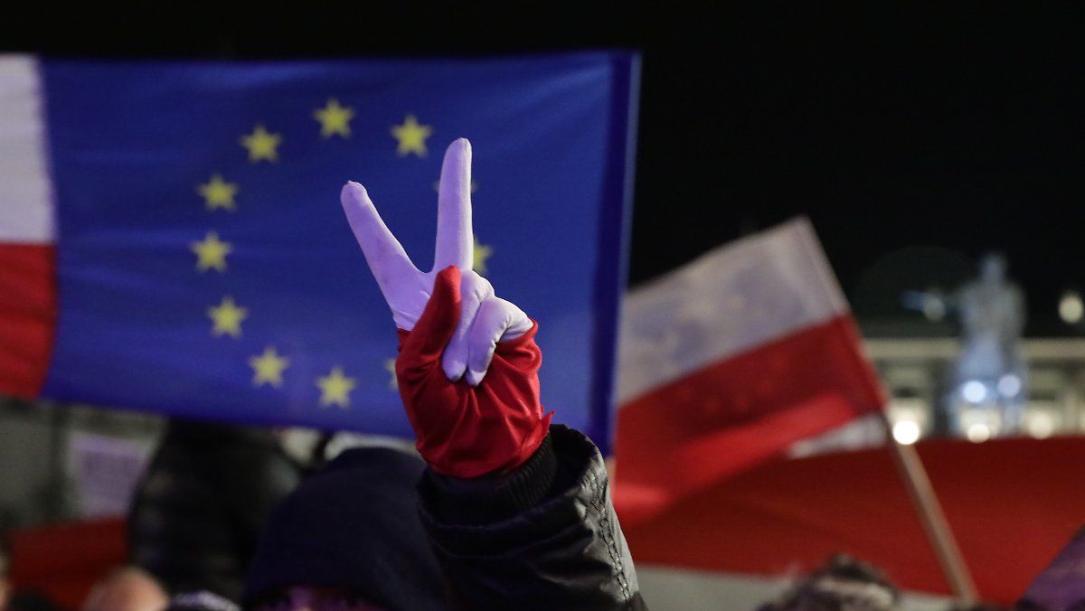 Что стоит за бунтом Венгрии и Польши против бюджета ЕС