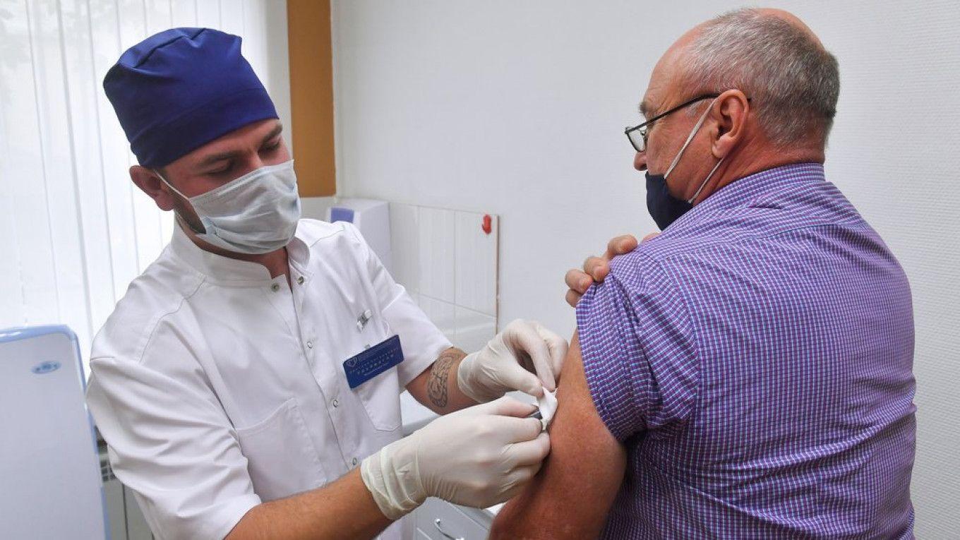 Российскую вакцину от коронавируса представили военным СНГ, ОДКБ и ШОС
