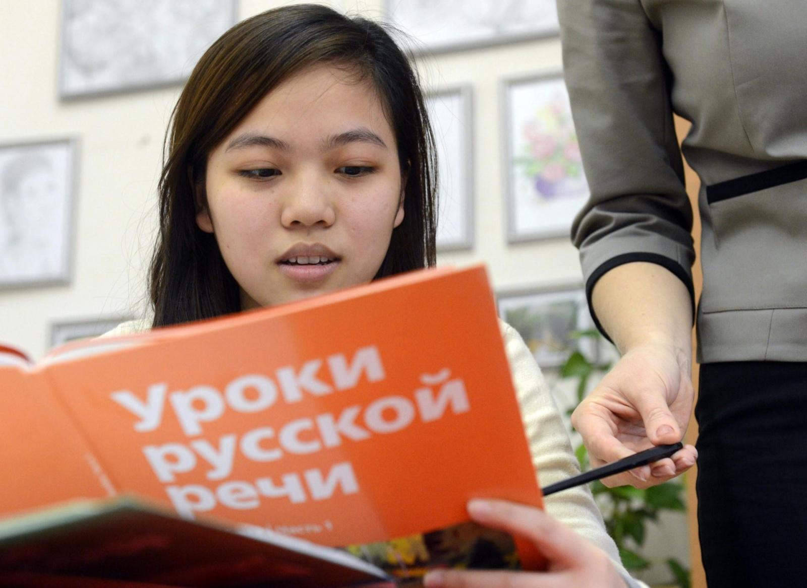 Кыргызстан будет содействовать развитию русского языка в СНГ