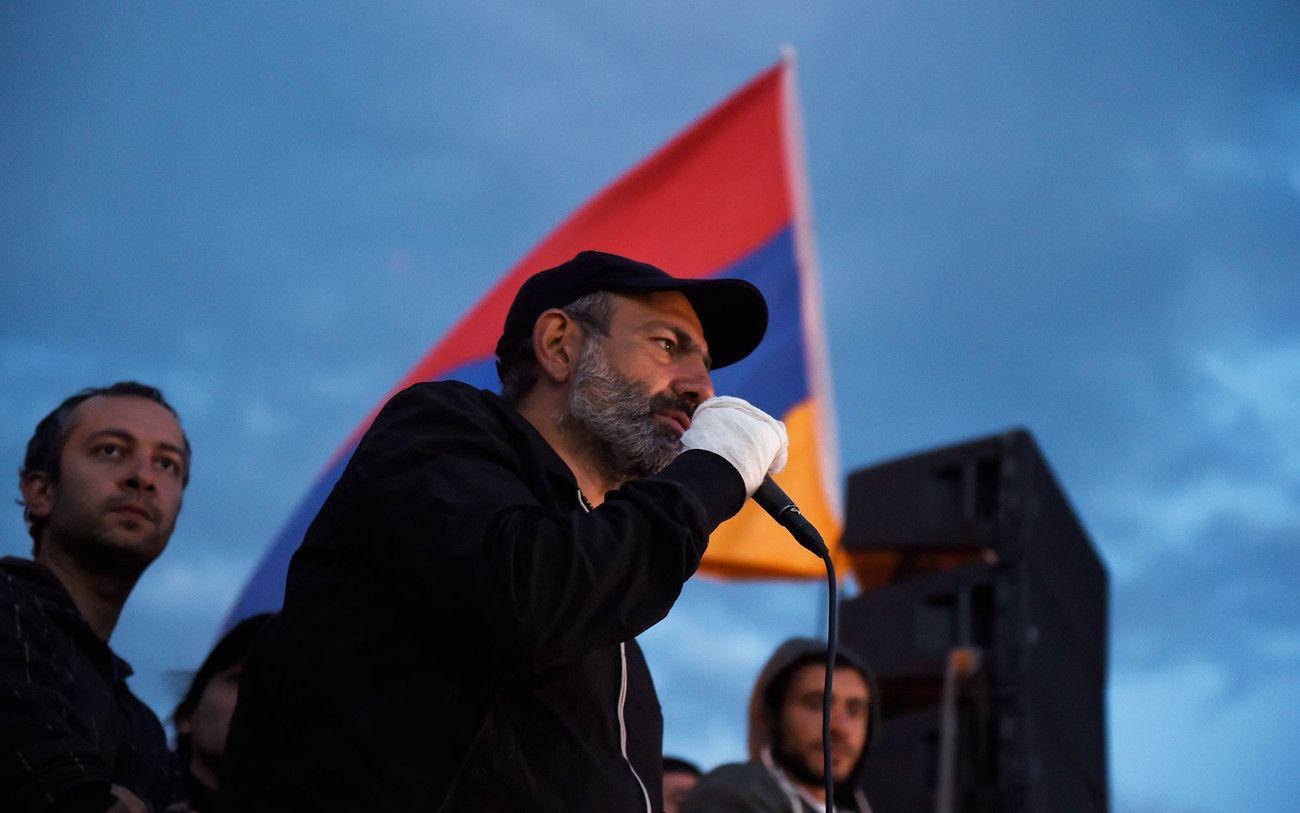 Лидер протестов в Армении высказался о членстве республики в ЕАЭС и ОДКБ