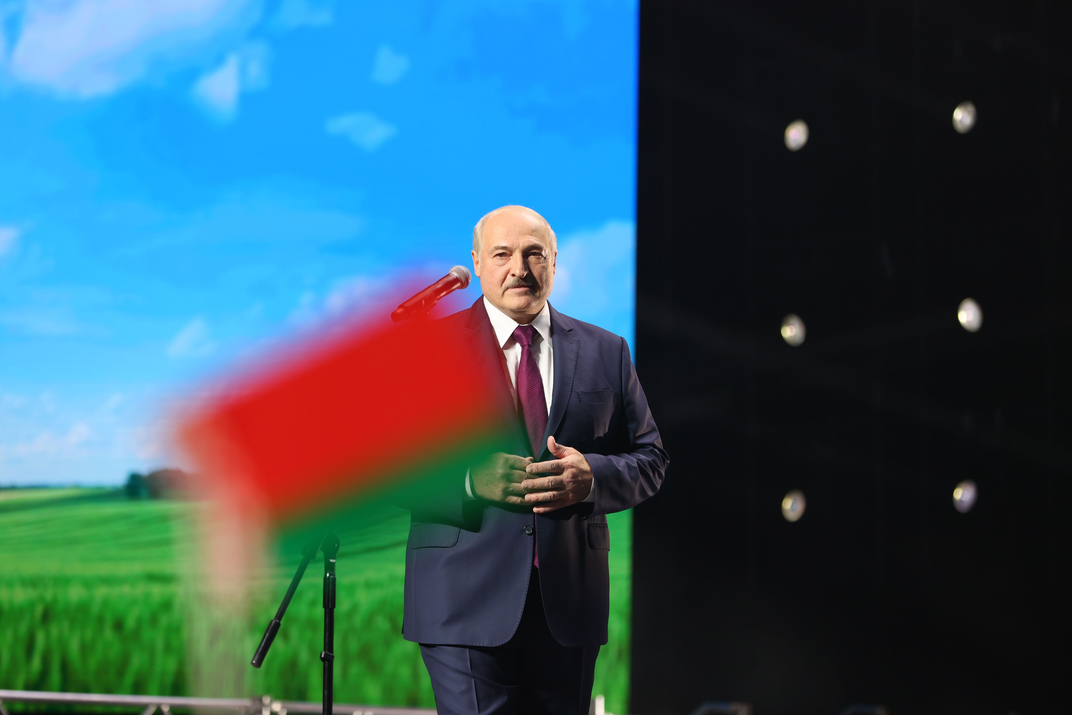 Лукашенко: общество сильно изменилось со времен протестов