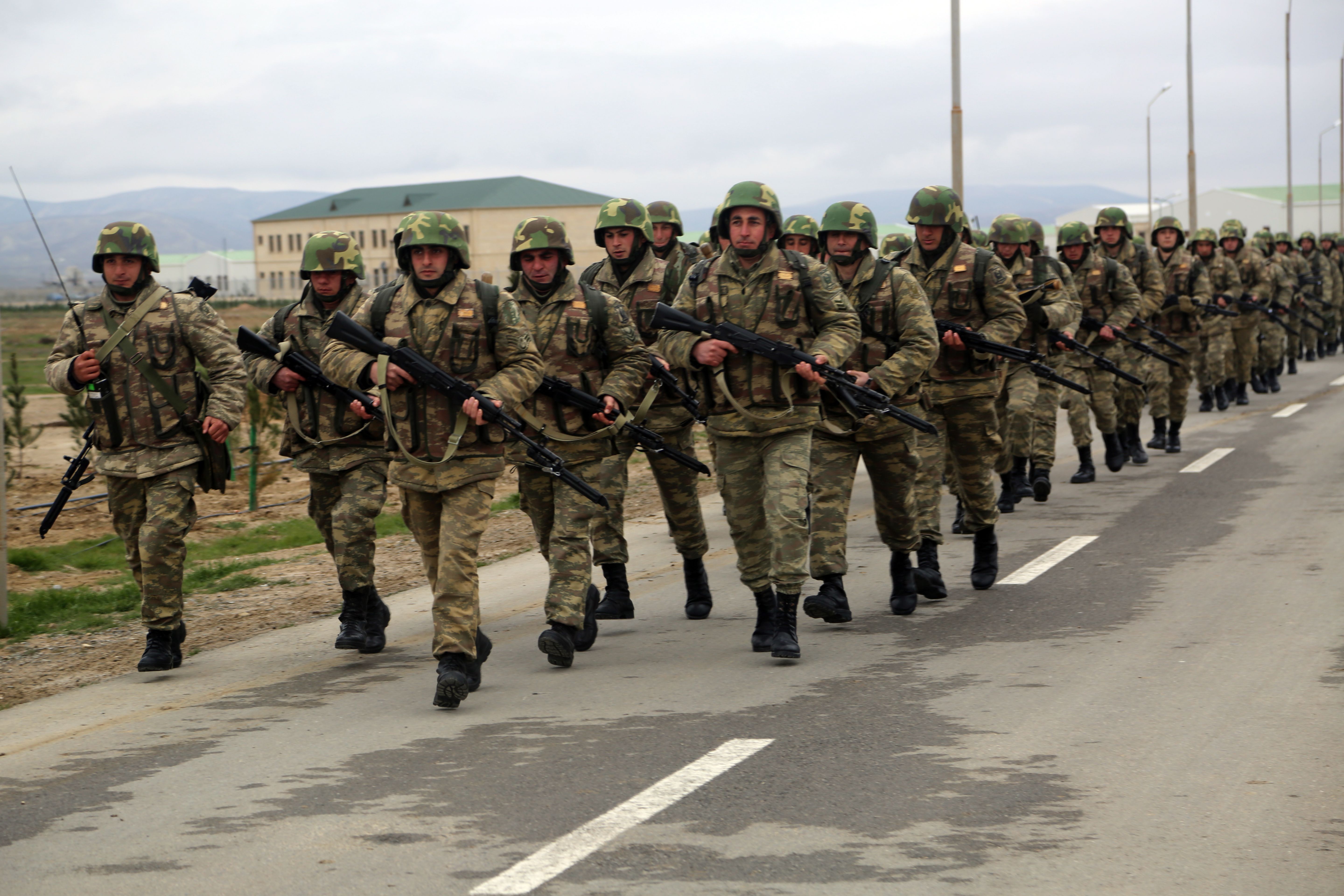 В Азербайджане объявили демобилизацию войск