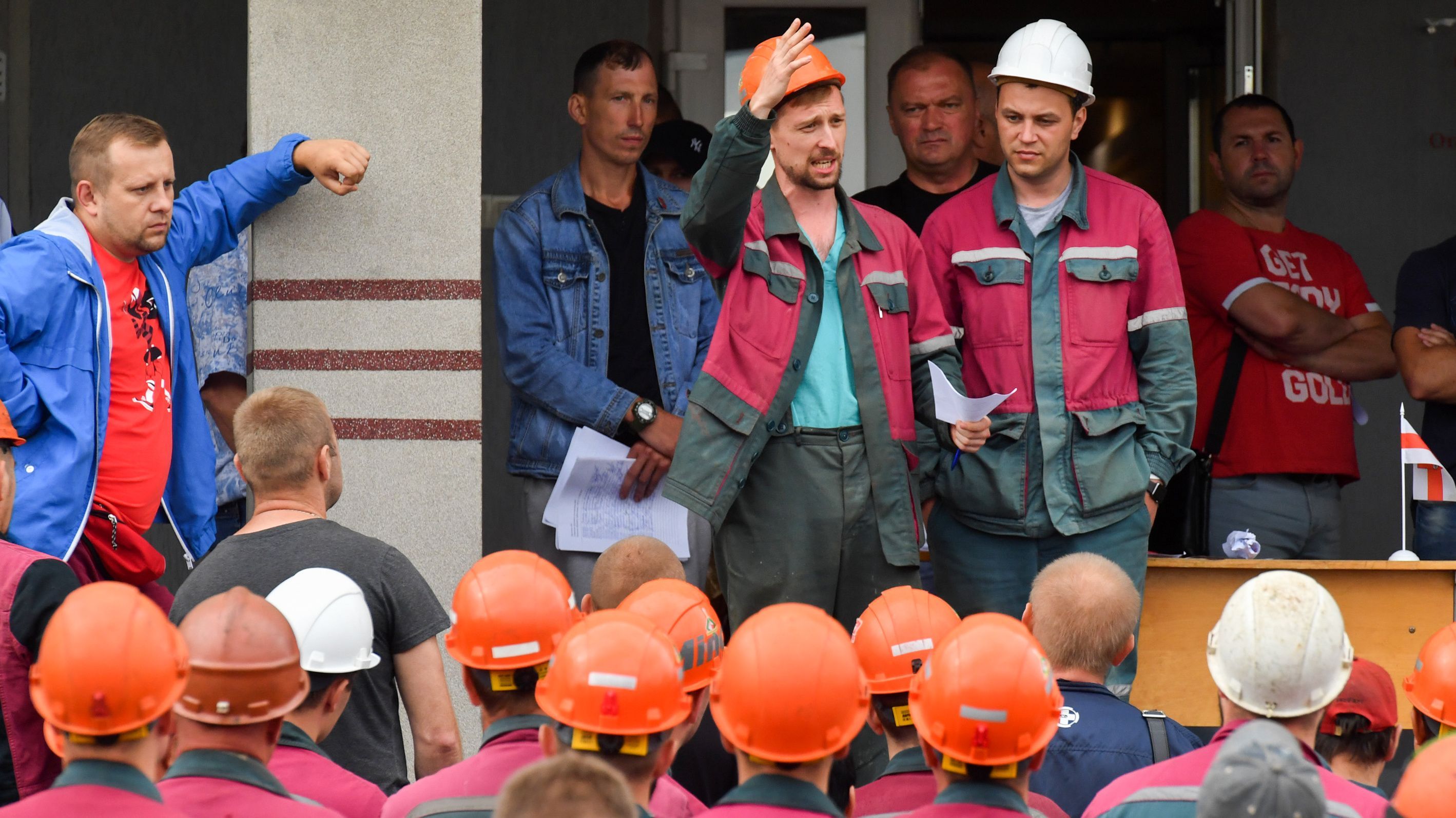 В парламенте Беларуси объяснили поправки к трудовому кодексу