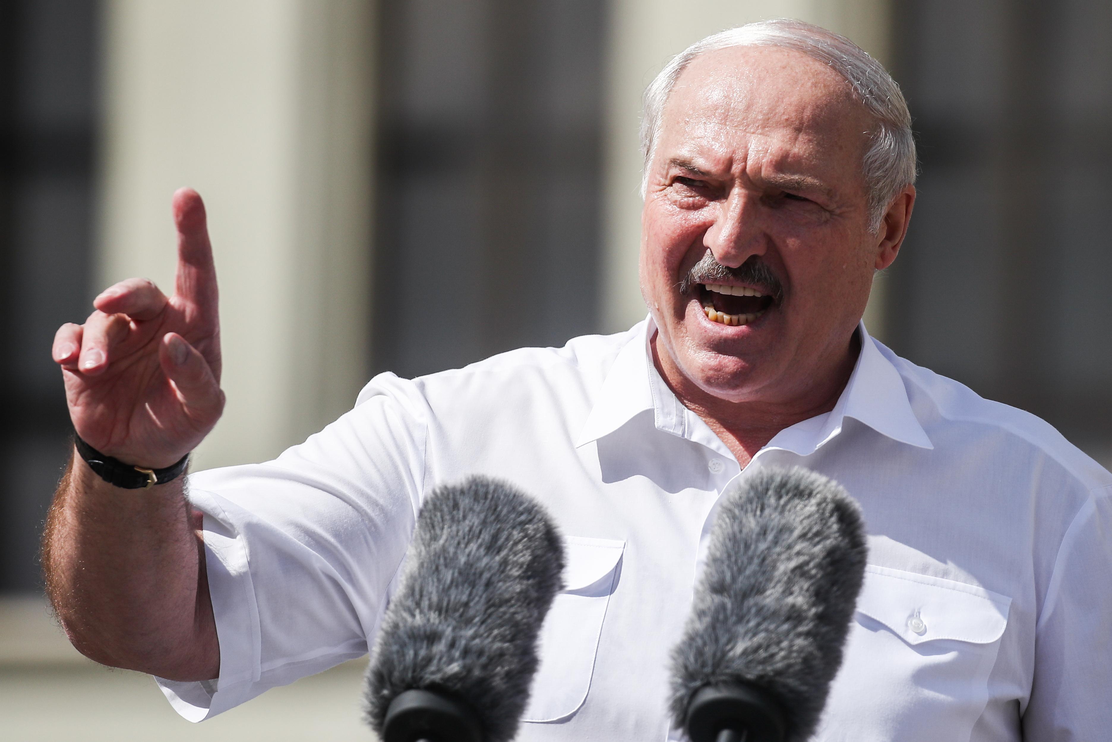 «Как гестапо»: Лукашенко оценил действия протестующих у заводов