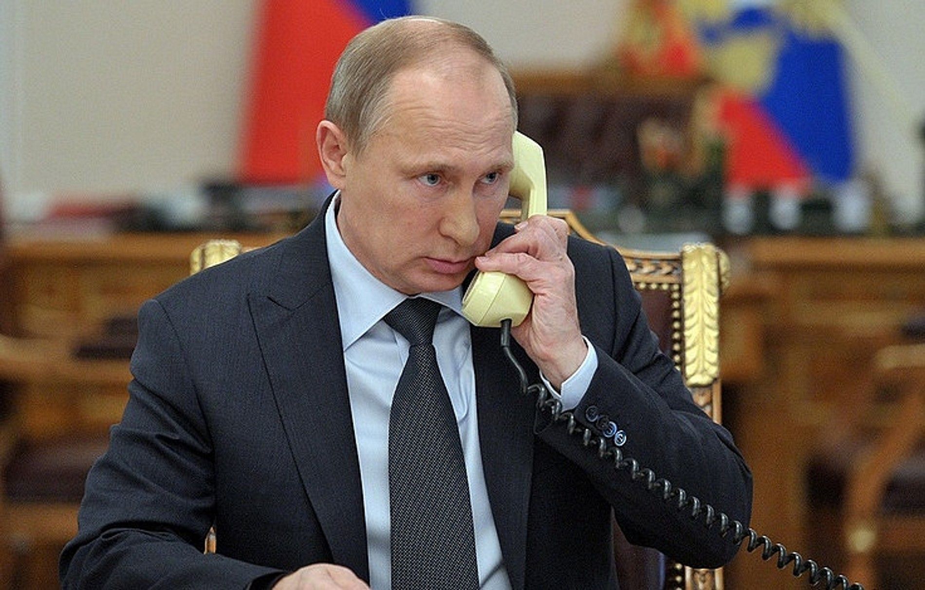 Путин проинформировал Лукашенко о ситуации на Украине