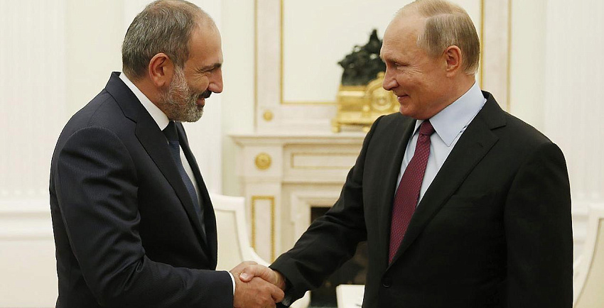 Пашинян поблагодарил Путина за защиту армян в Сирии