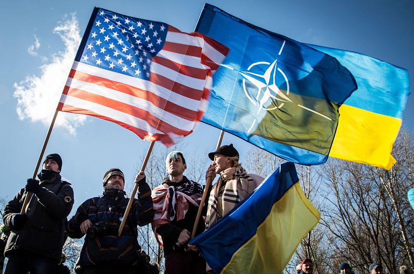 На Украине снизилось число сторонников вступления в состав НАТО