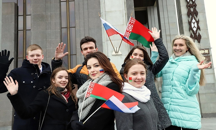 Россия предложила Беларуси создать совет по работе с молодежью