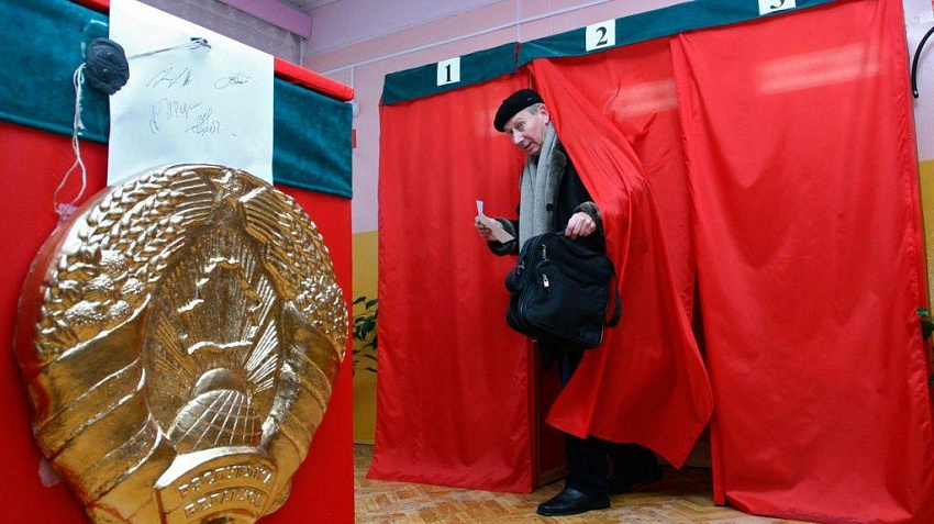 В Беларуси началось досрочное голосование на местных выборах