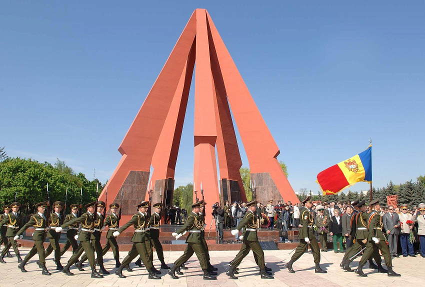 «Войны памяти»: Румыния навязывает Молдове альтернативную историю Второй мировой