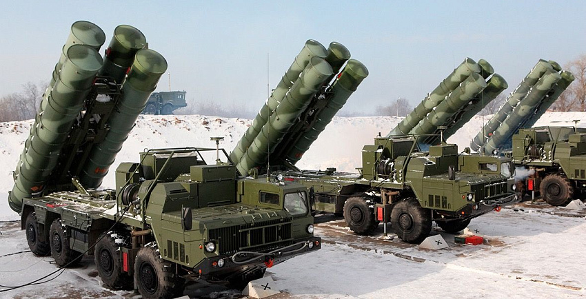 Лукашенко хочет получить С-400, помня судьбу Милошевича – эксперт