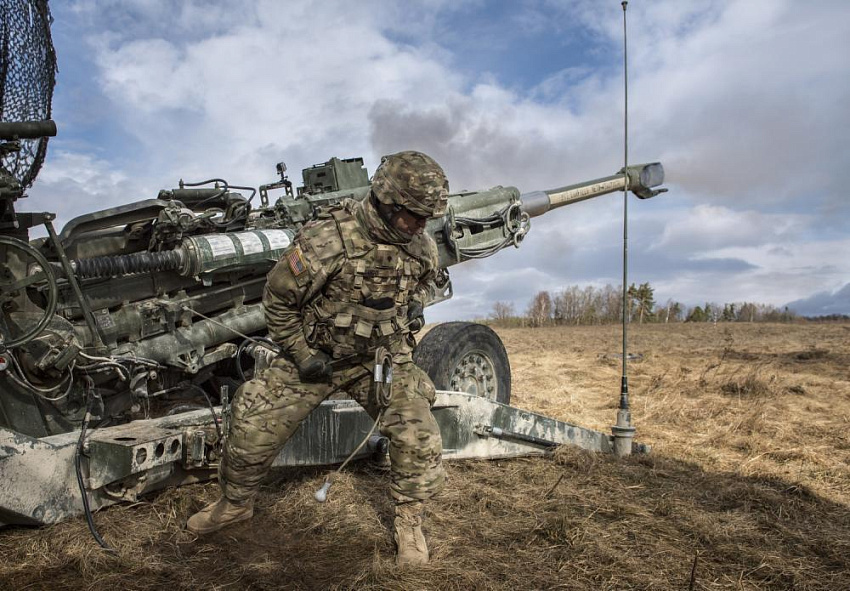 Защита или нападение? Зачем НАТО наращивает активность в Восточной Европе