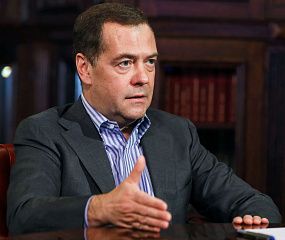 Медведев: России некуда отступать в переговорах по гарантиям безопасности с США