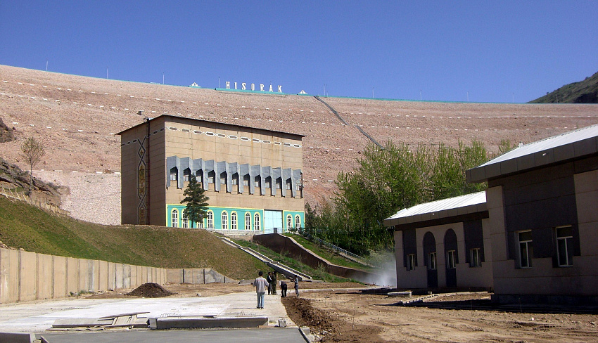 42 новых ГЭС построят в Узбекистане