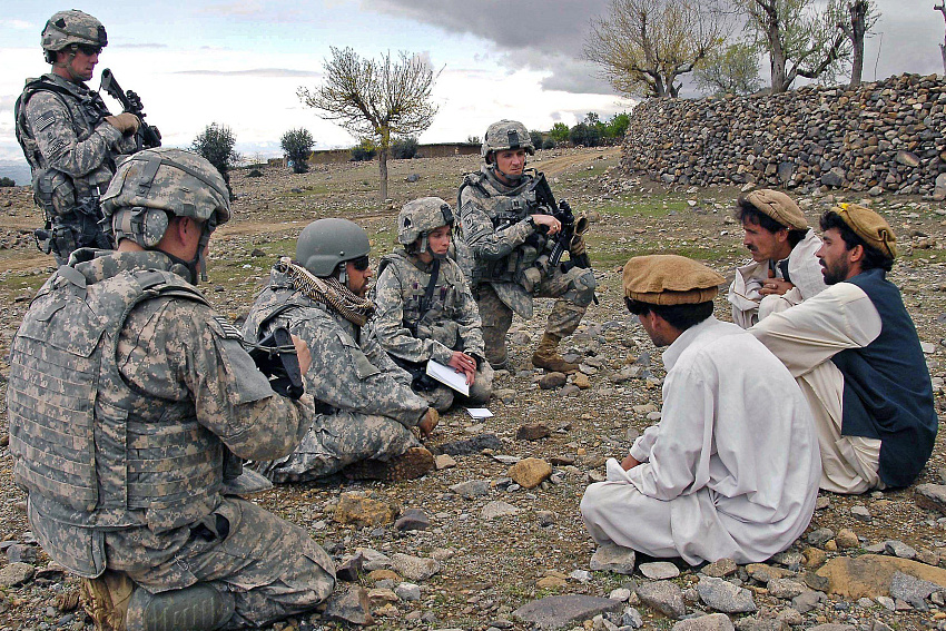 Экс-глава МВД Пакистана об усилении контингента США в Афганистане: «США хотят быть мечом, висящим над Ираном»