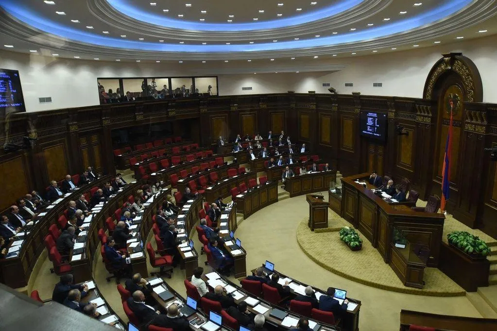 Парламент Армении вновь отклонил идею выхода из ЕАЭС