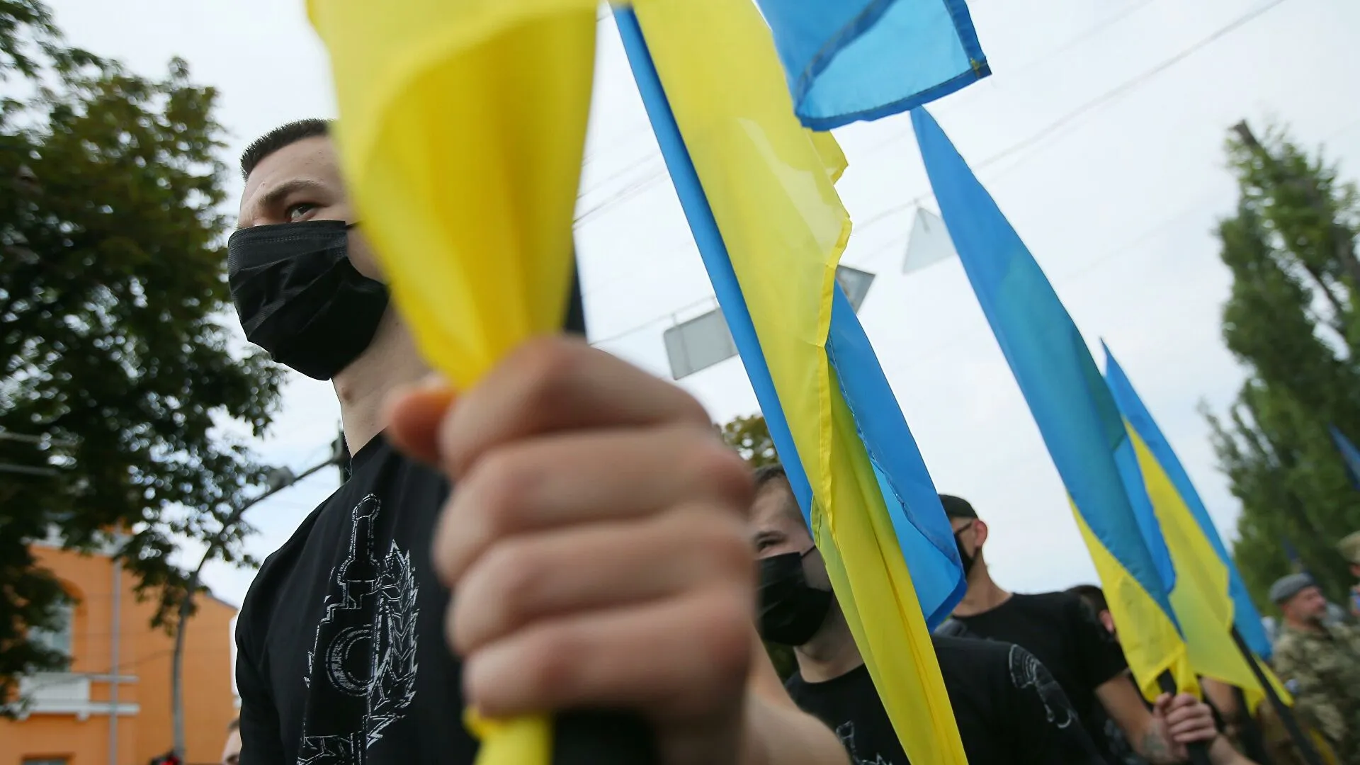 Что стоит за обострением конфликта Украины и Венгрии