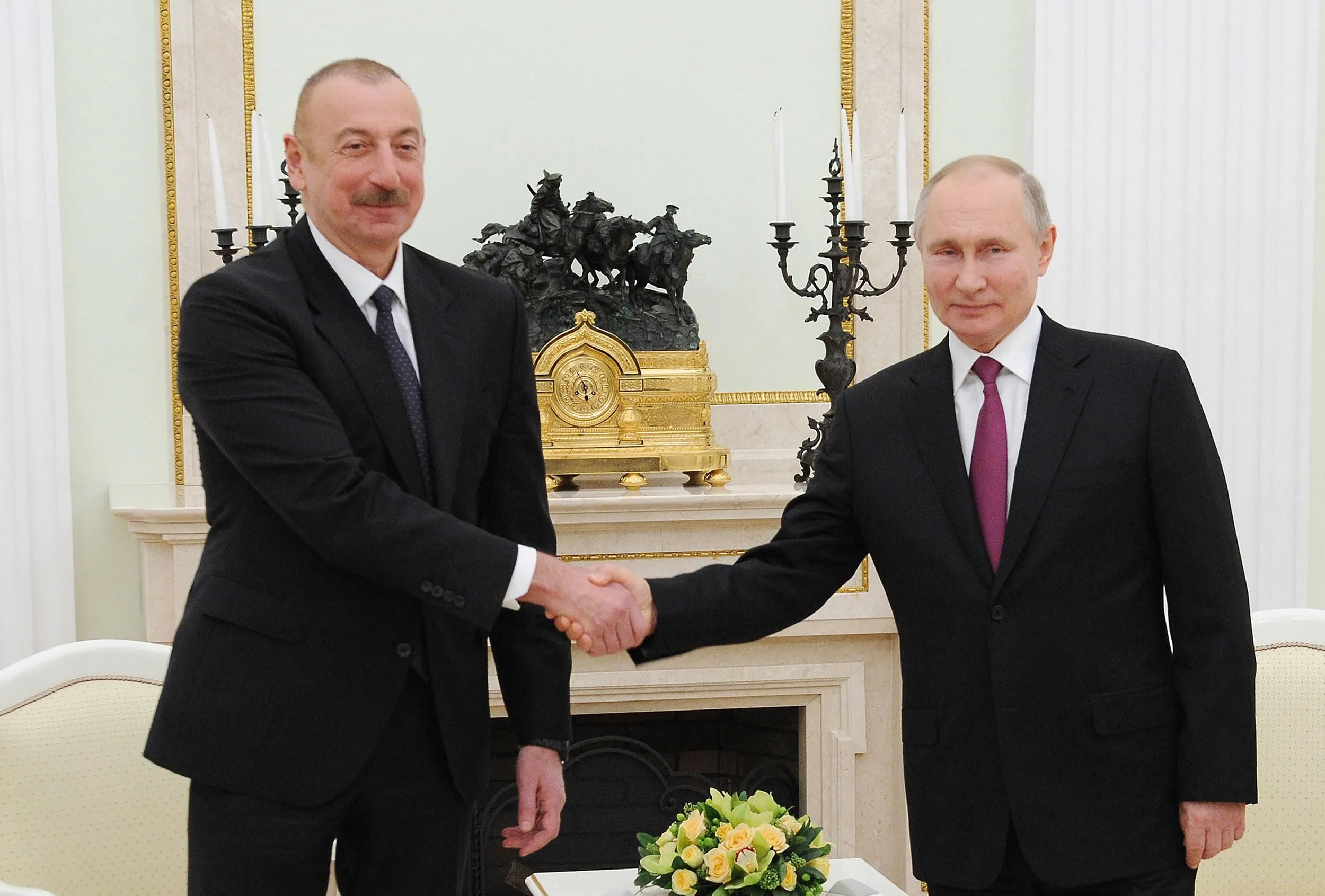 Путин поблагодарил Алиева за принятие «сложных решений»