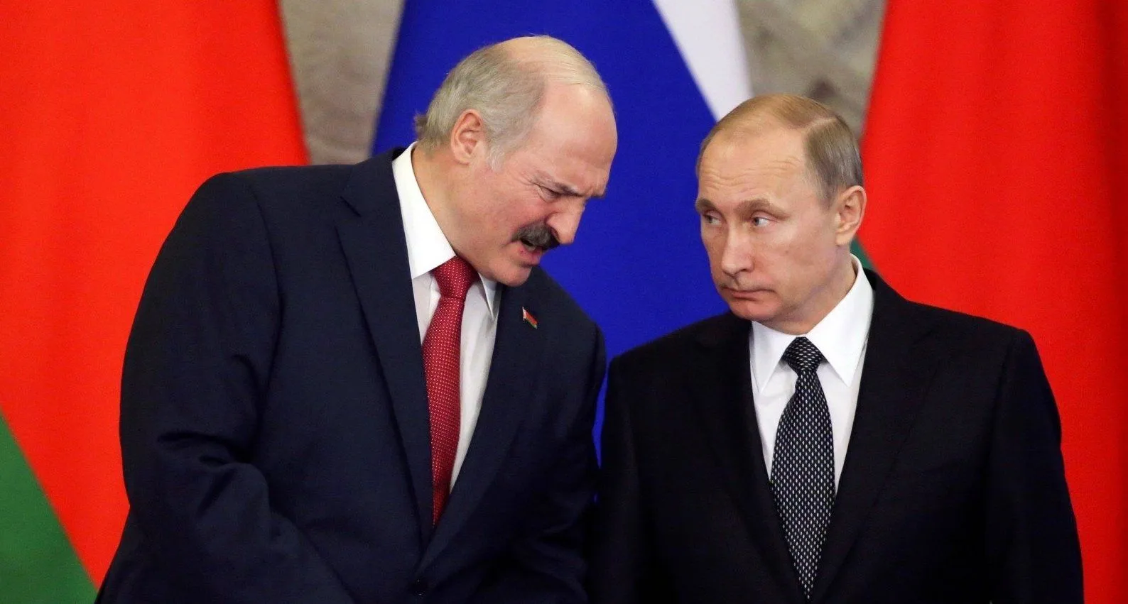 Лукашенко обсудил с Путиным покупку нефтяного месторождения в России