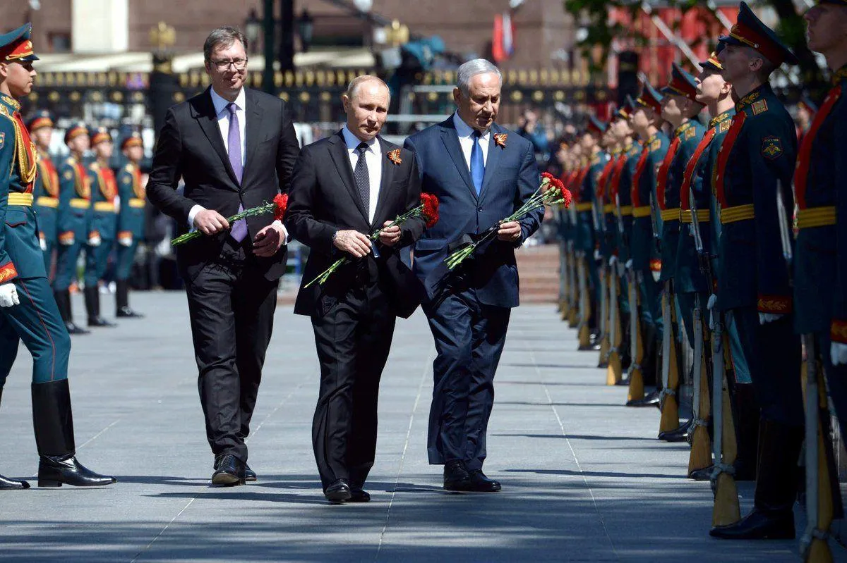 В Литве попытались отговорить лидеров ЕС от участия в московском параде Победы