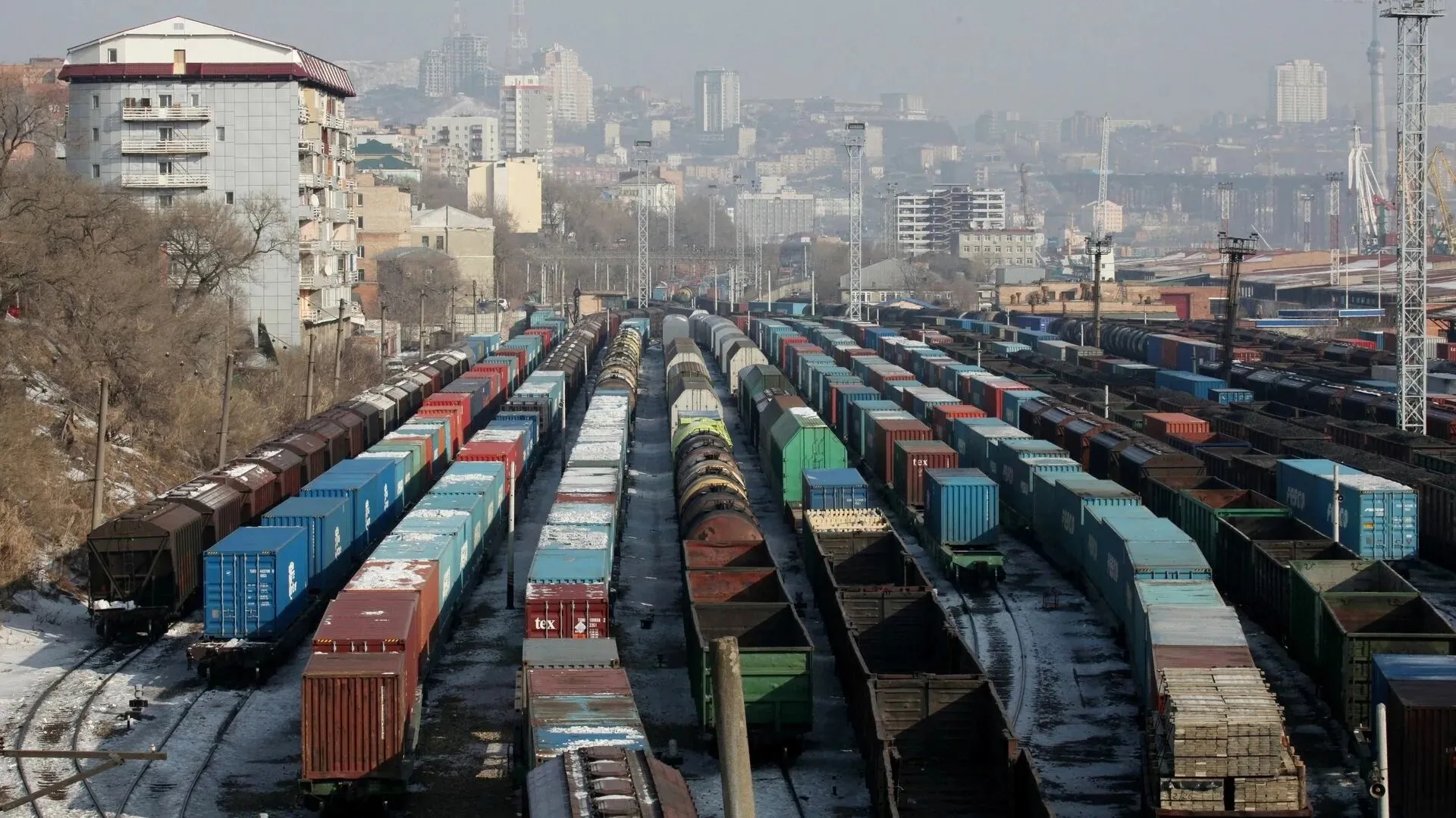 Польша рассматривает возможность остановки транзита товаров через Беларусь