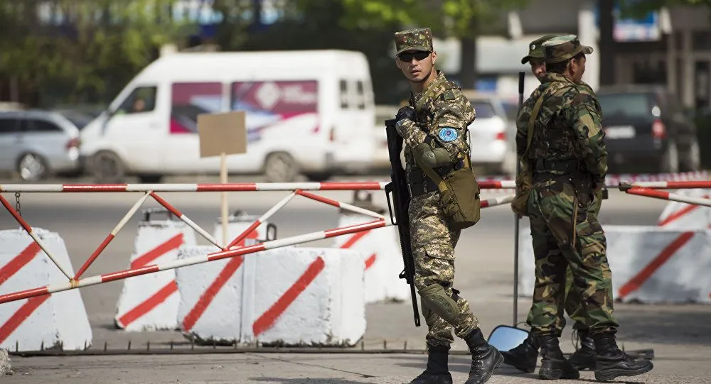 Жээнбеков ввел в Бишкеке режим чрезвычайного положения