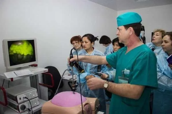 В Казахстане впервые робот-хирург удалил желчный пузырь