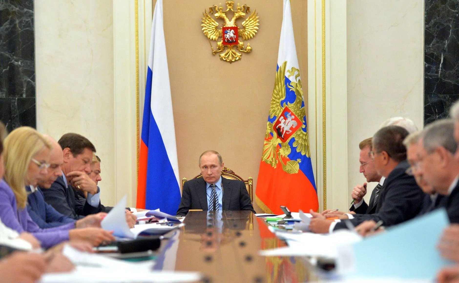 Экономическая стратегия для России: какой проект выбрать