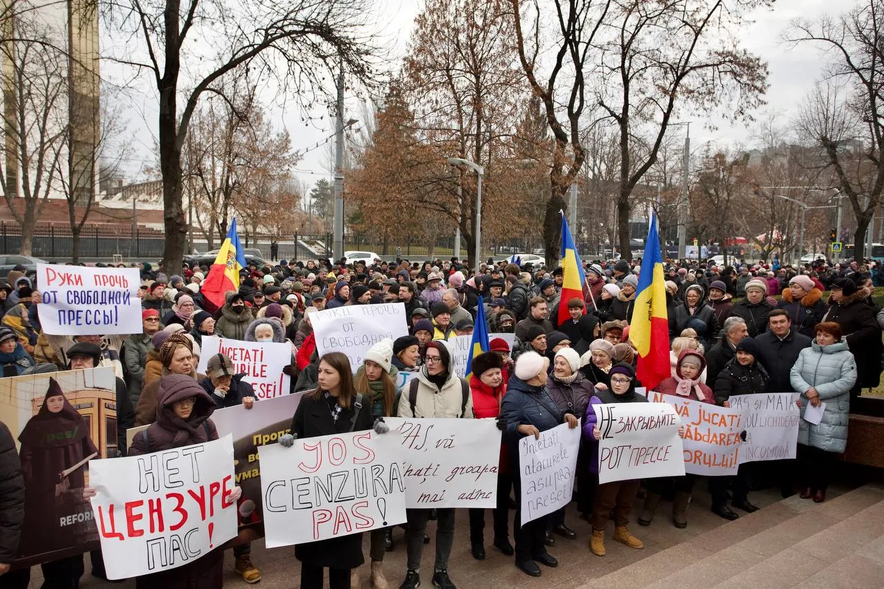 Режим Санду притесняет оппозиционные СМИ в Молдове – эксперт