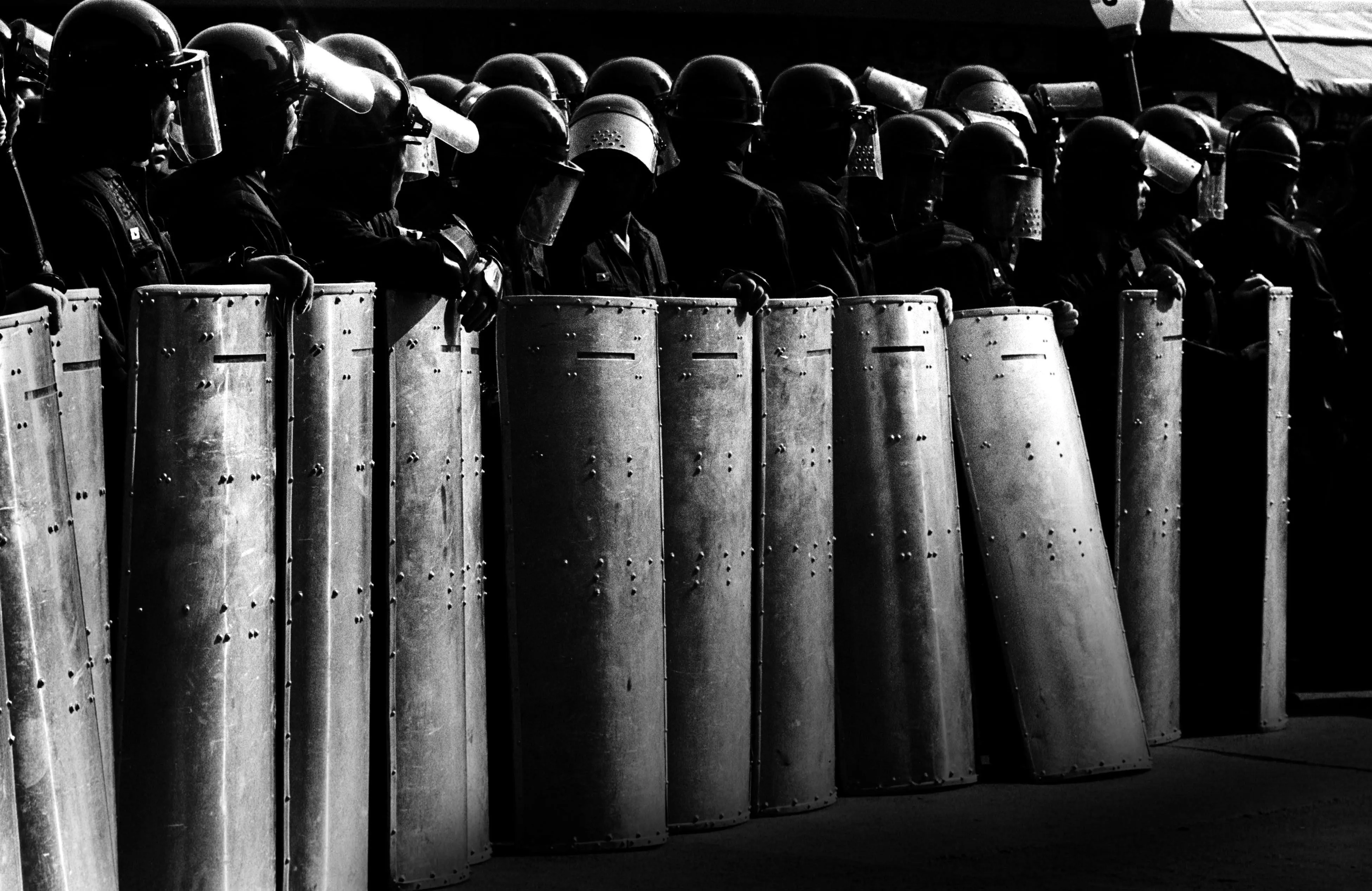 Рождение эпохи постлиберализма. Запад демонтирует плюрализм ради мобилизации