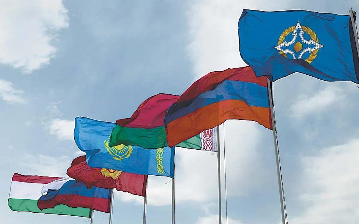 Кыргызстан предложил странам ОДКБ создать совместные оборонные предприятия