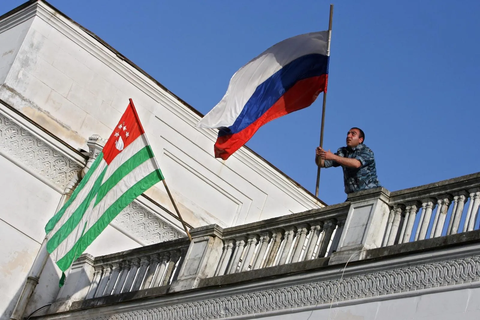 Абхазия планирует укрепить сотрудничество с ДНР и ЛНР