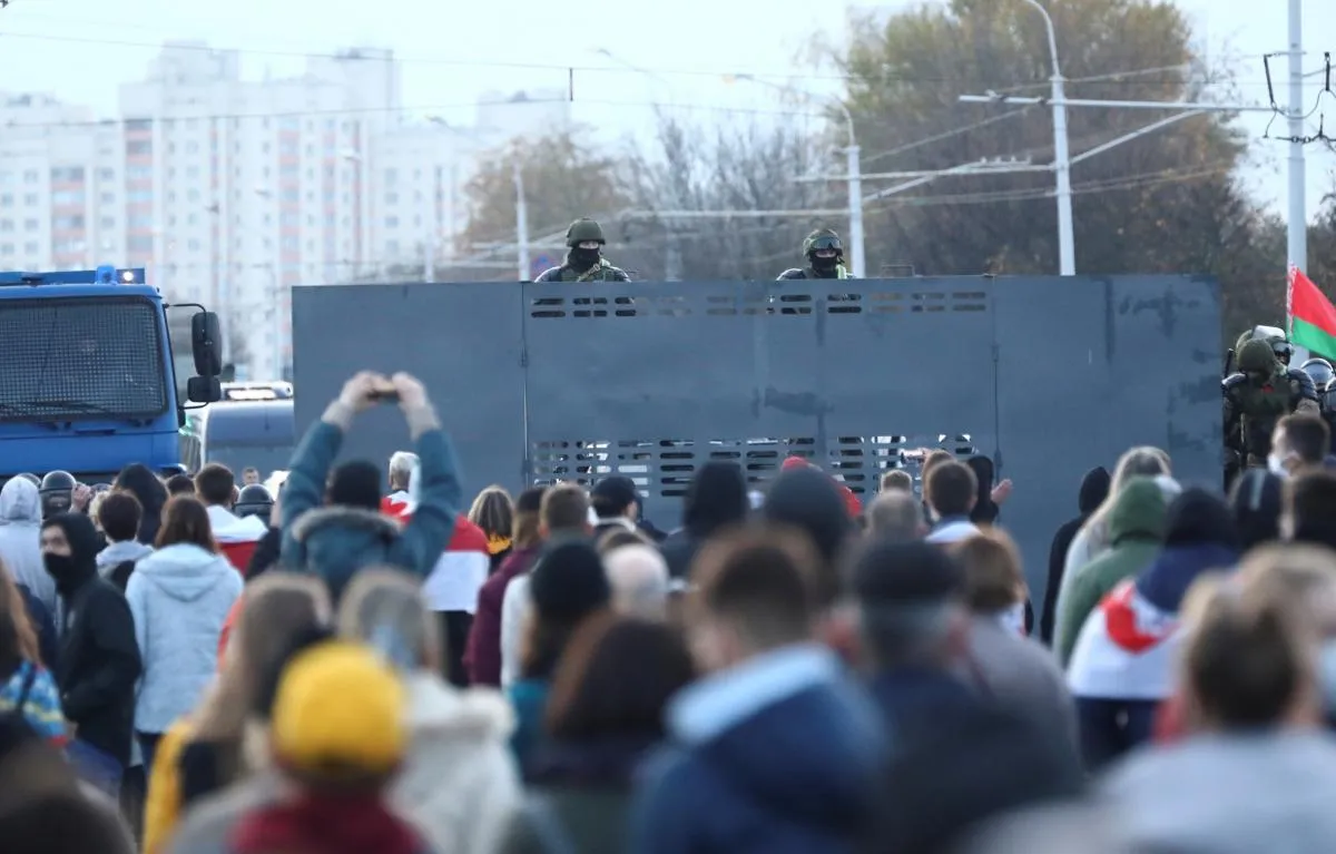 В КГБ Беларуси раскрыли, какие действия протестующих могут считаться терроризмом