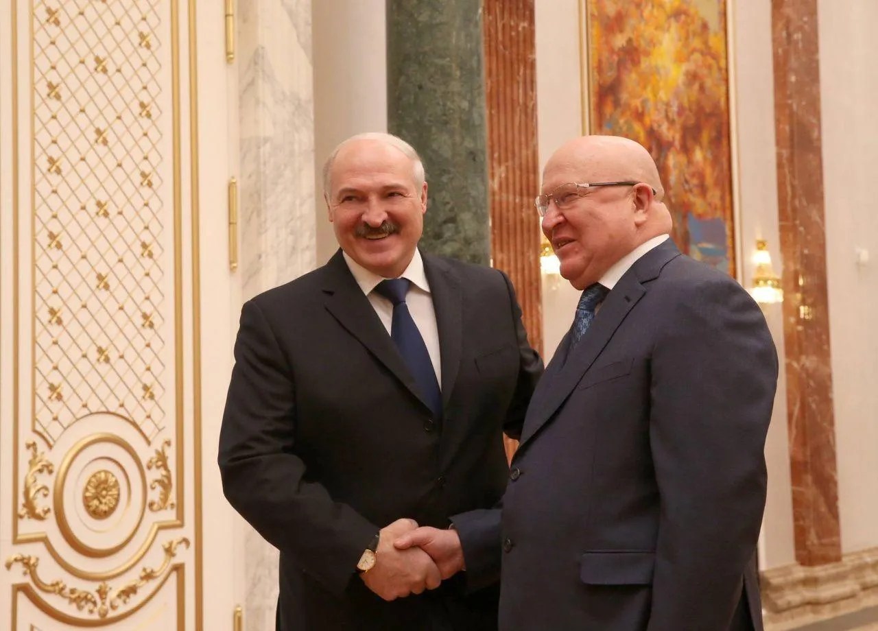 Лукашенко: Беларусь готова строить АЭС по всему миру вместе с Россией