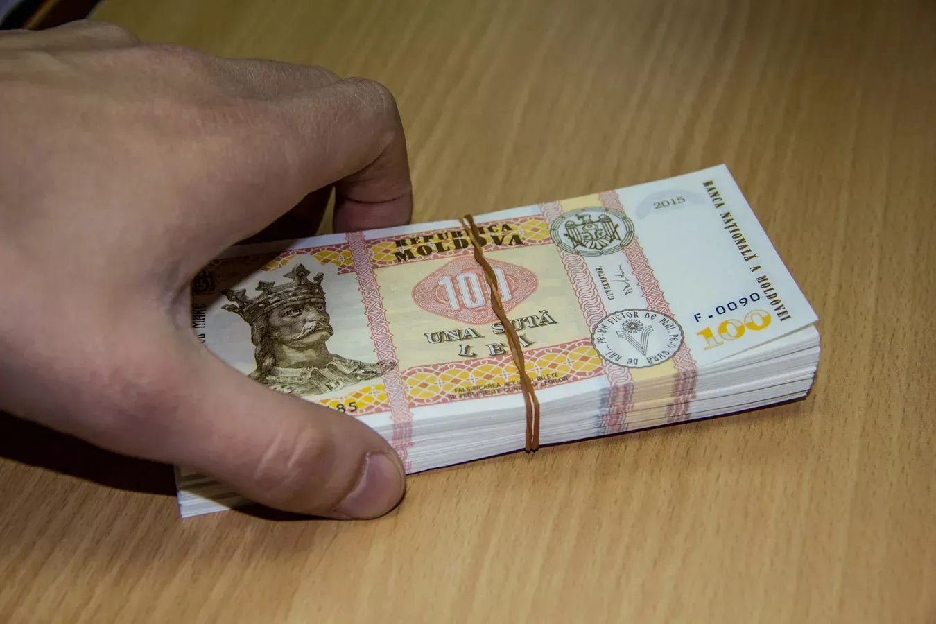 В Молдове смягчат наказание за коррупцию для чиновников