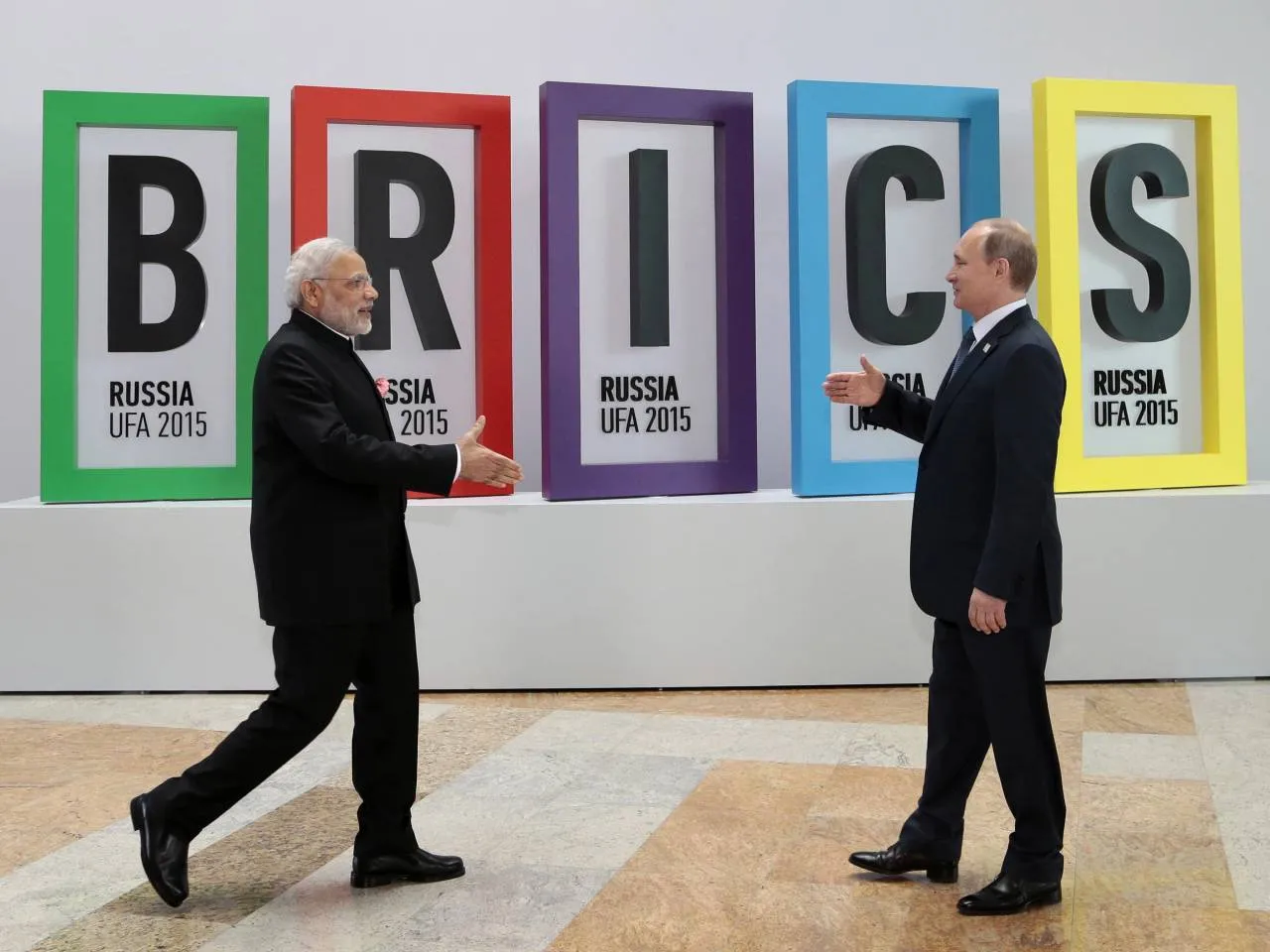 Индия между БРИКС и Содружеством наций. Что выберет Нью-Дели?