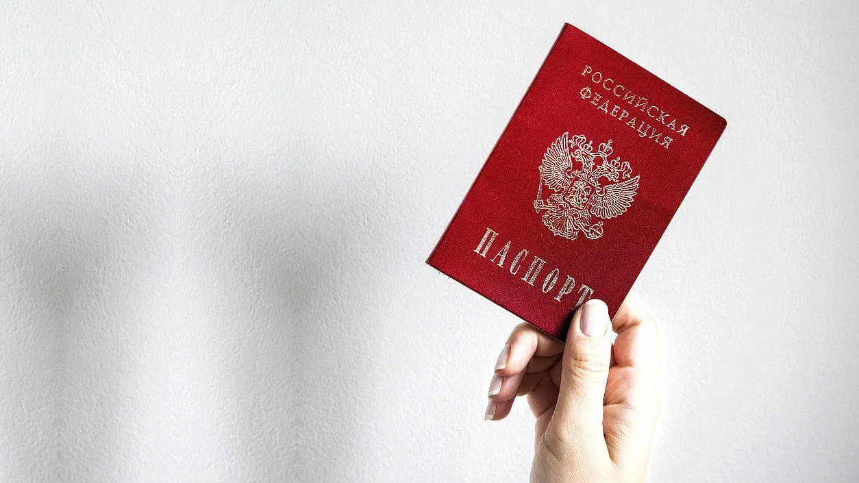 Россия упростит выдачу гражданства белорусам
