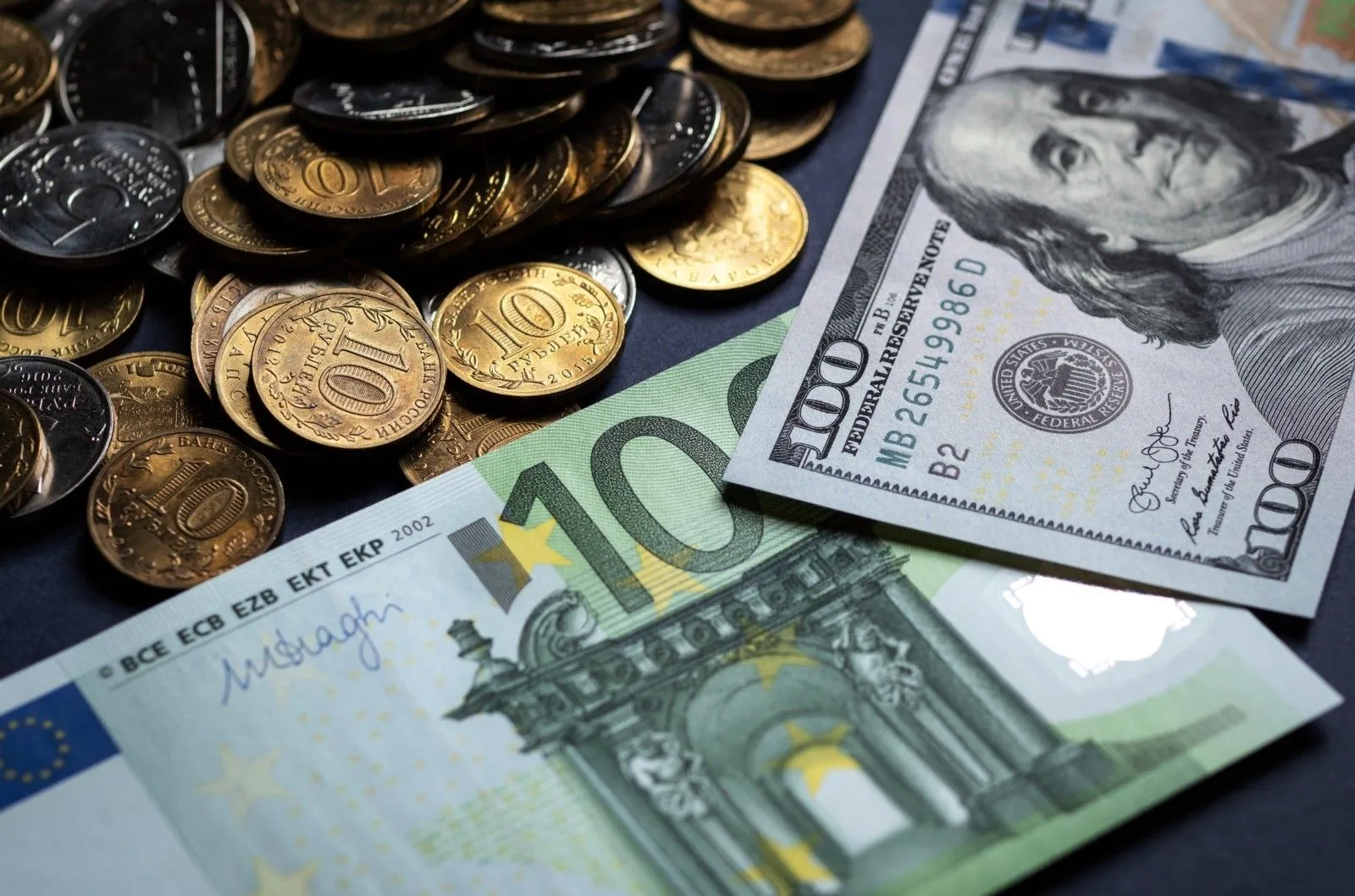 Отказ России от доллара в ФНБ: сигнал для союзников по ЕАЭС